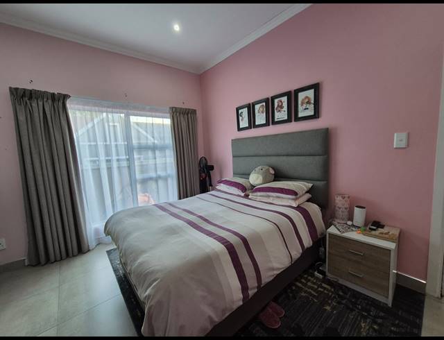 3 BEDROOM TOWNHOUSE FOR SALE IN VANDERBIJLPARK SW 5